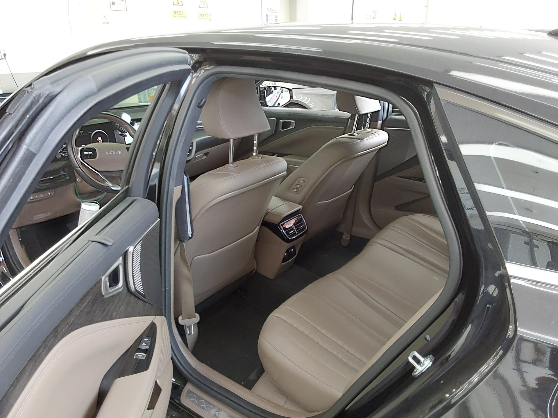 2022 - kia k8