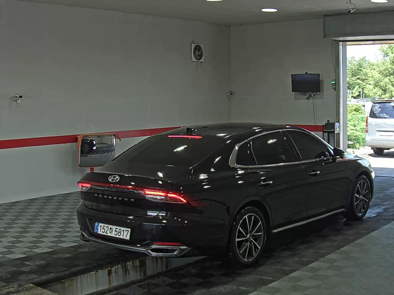 2022 - hyundai grandeur