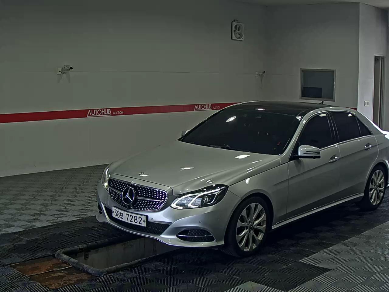 MERCEDES-BENZ CLASS (4TH GEN) E300 AVANTGARDE
