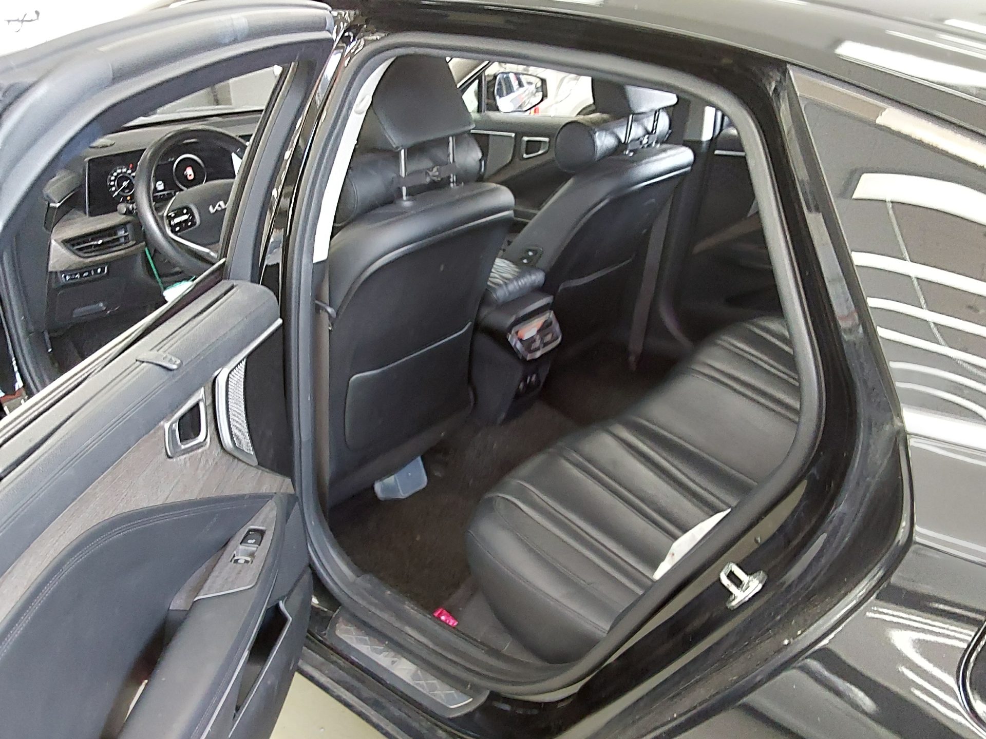 2022 - kia k8