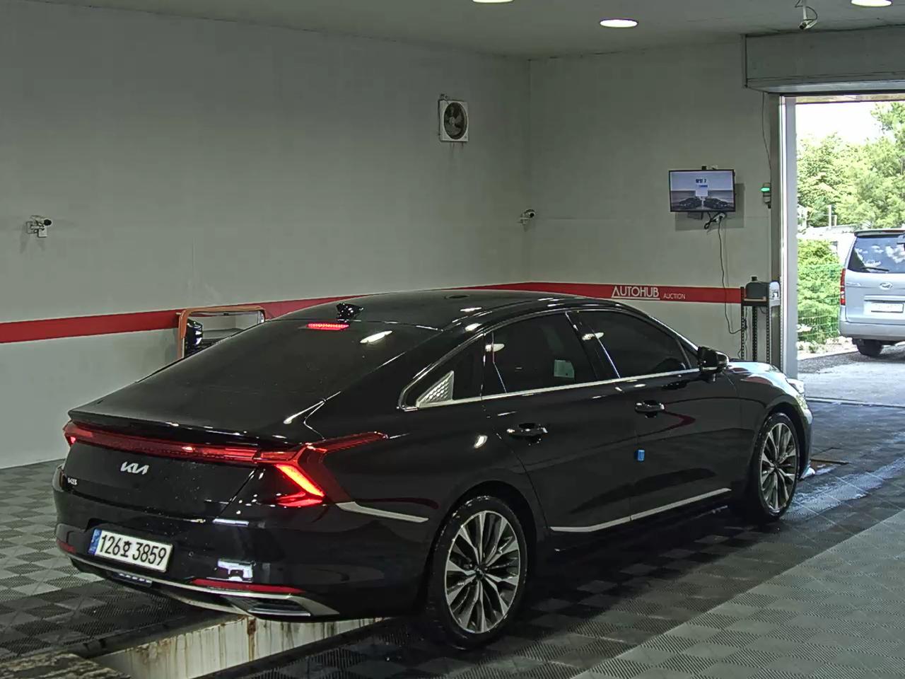 2022 - kia k8