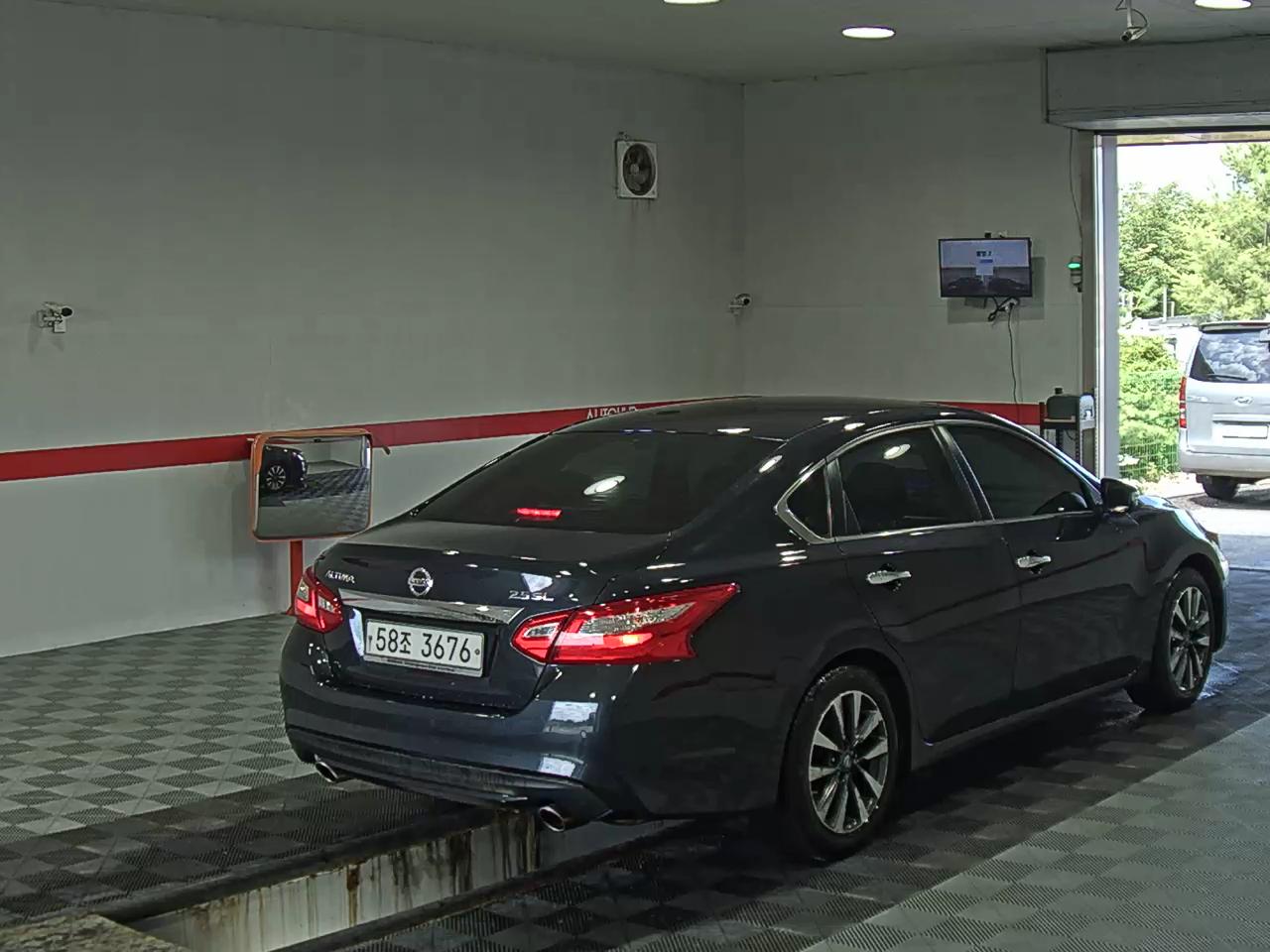 2017 - nissan altima