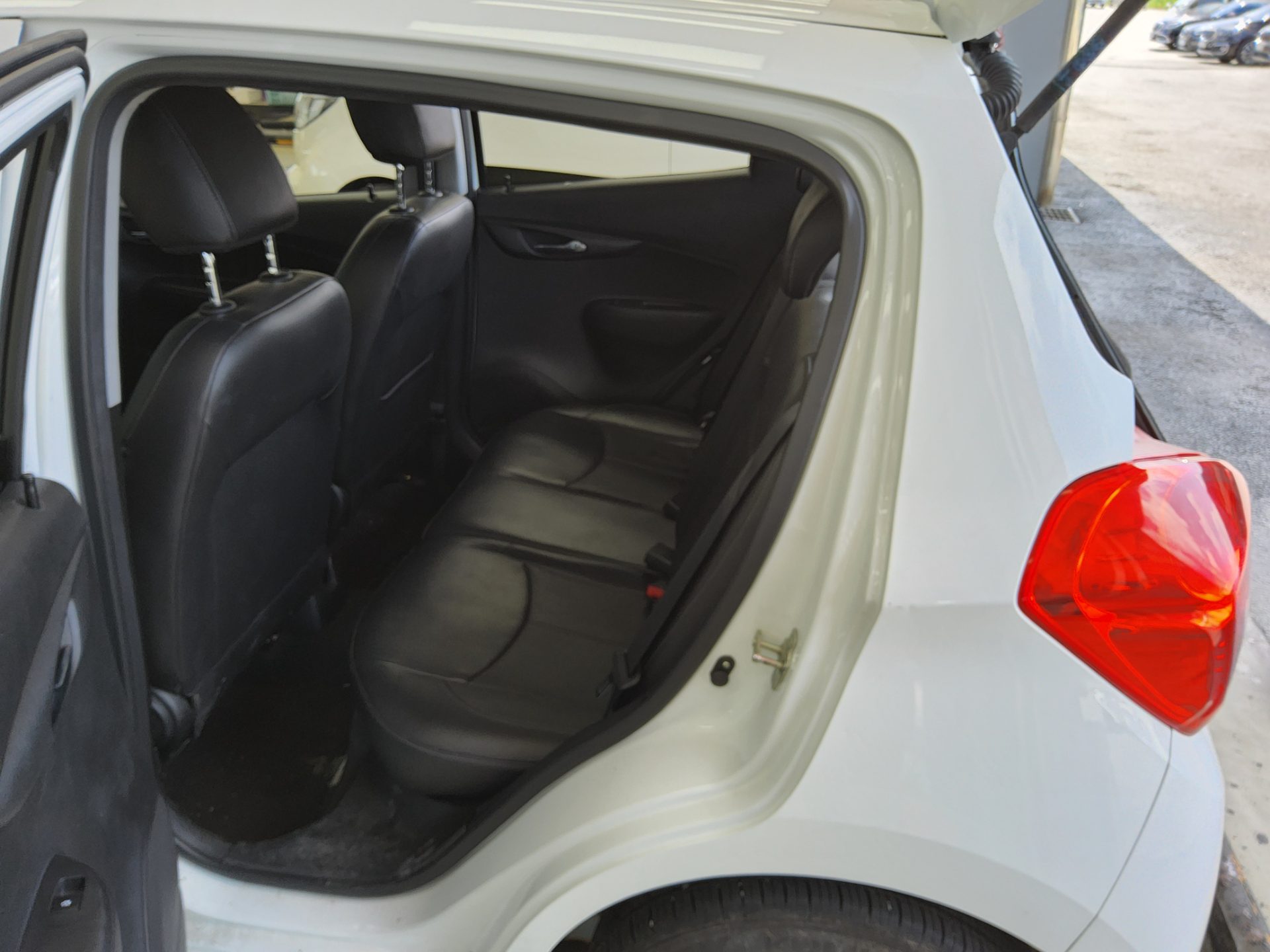 2016 - chevrolet spark