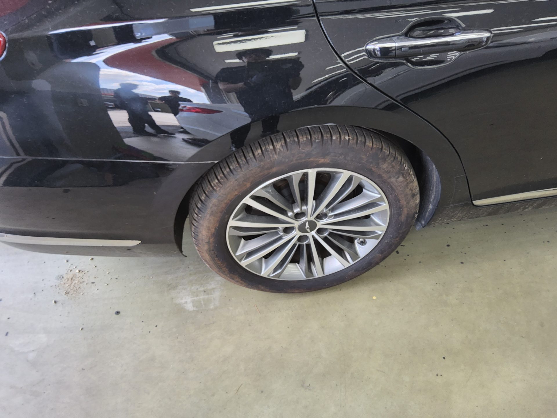 2016 - genesis eq900