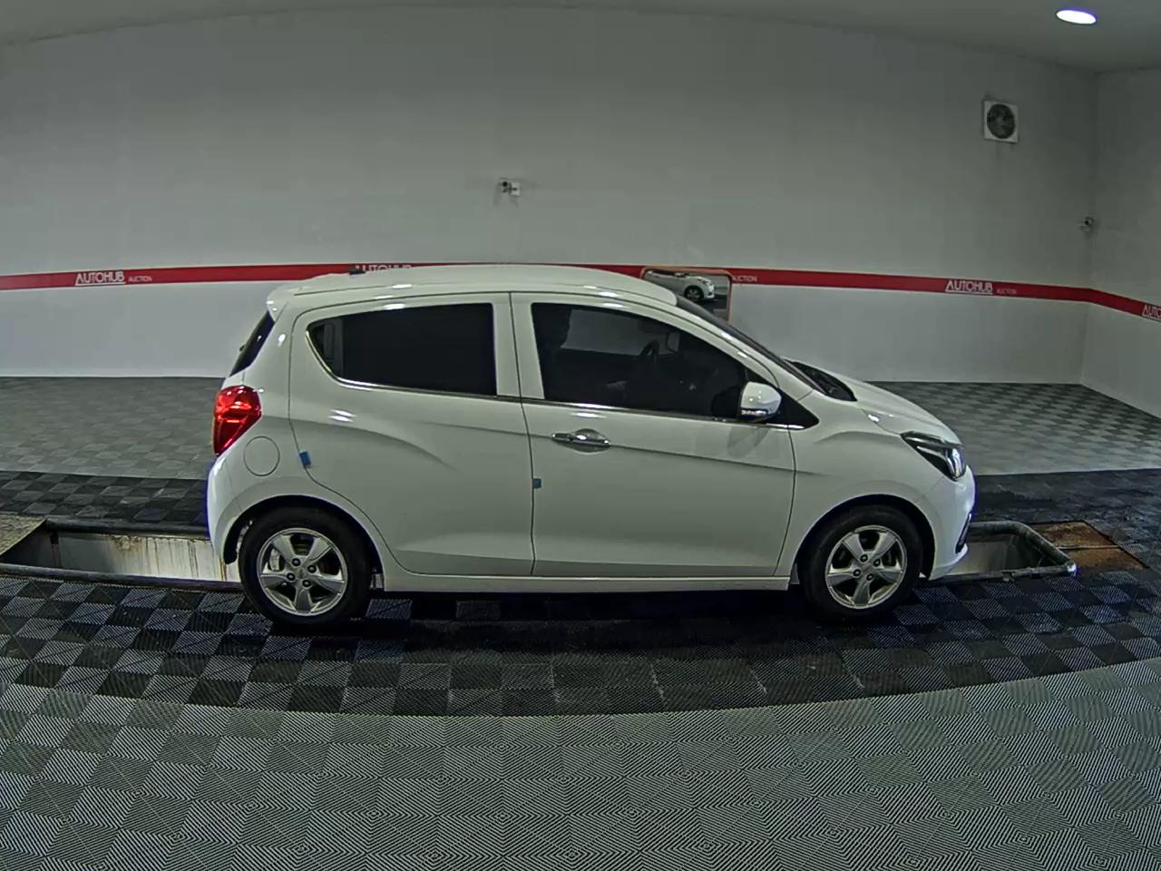 2016 - chevrolet spark