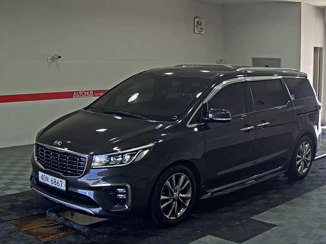 KIA CARNIVAL LIMOUSINE