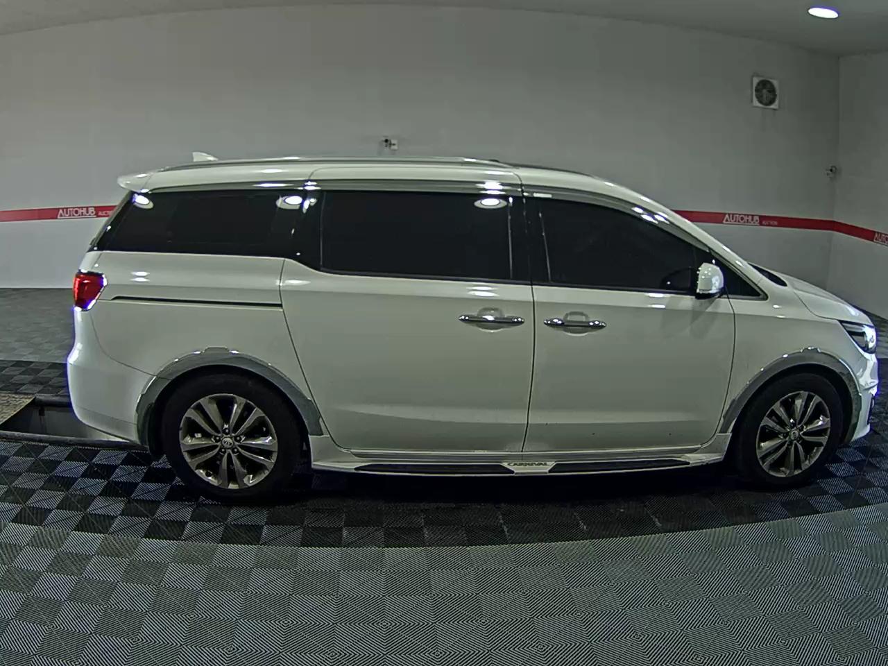 2018 - kia carnival