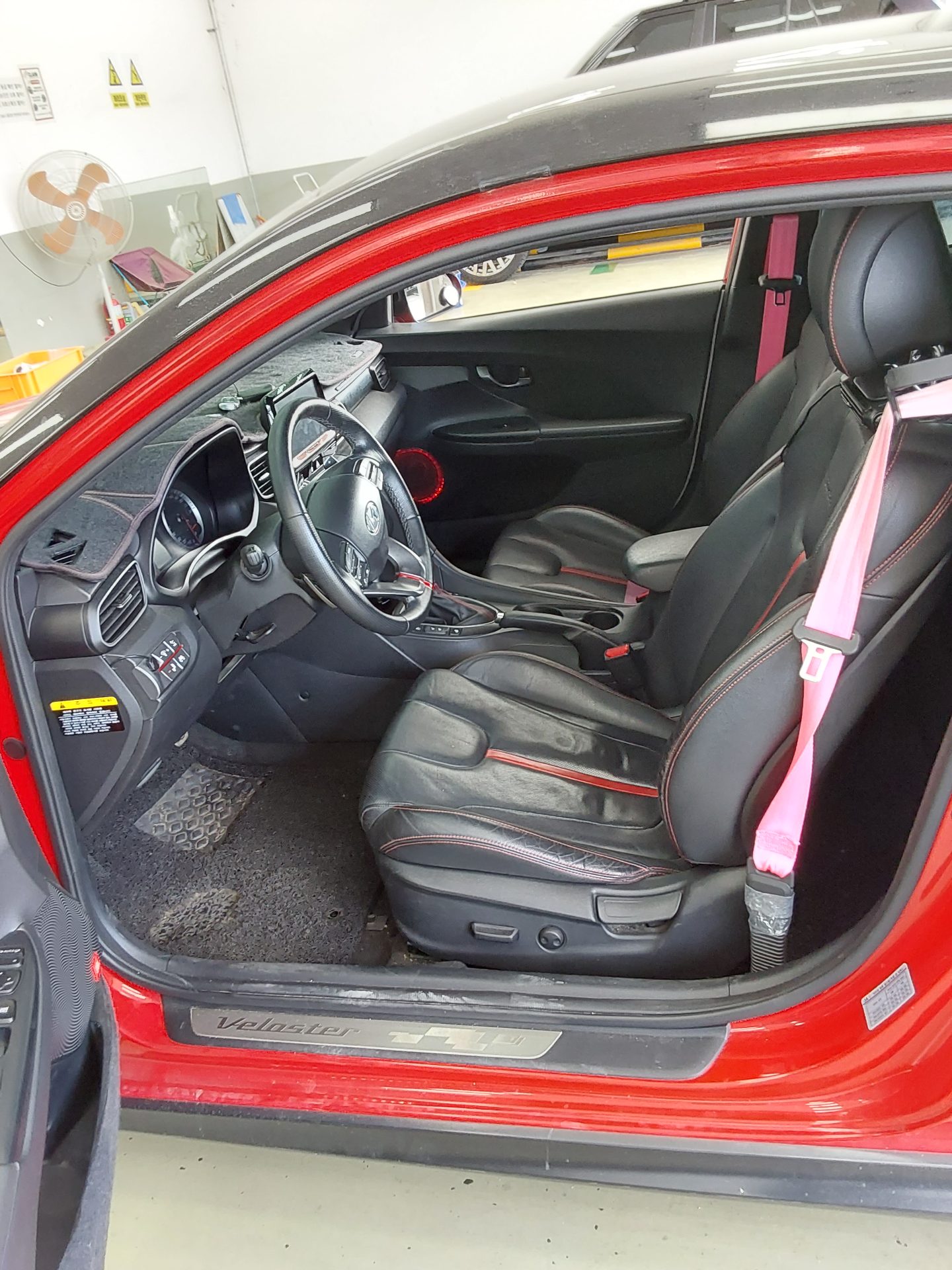 2018 - hyundai veloster