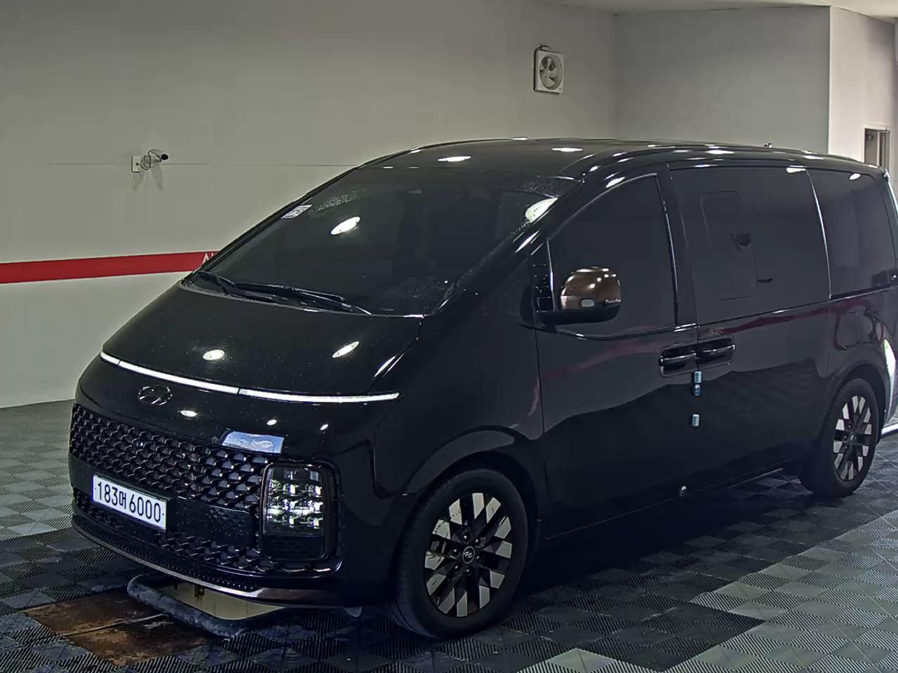 HYUNDAI STARIA LOUNGE