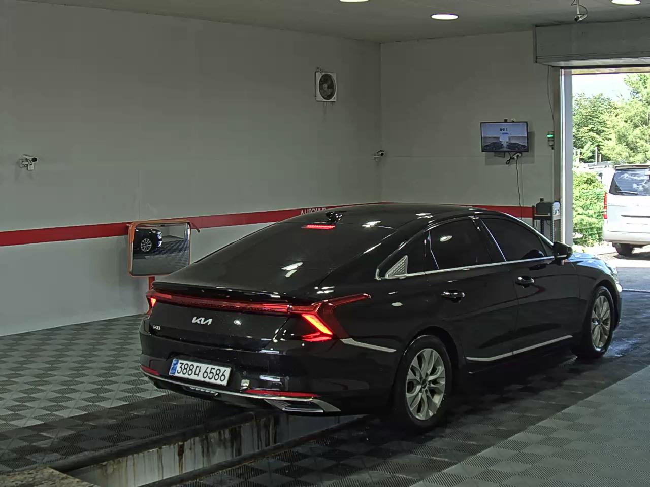 2022 - kia k8