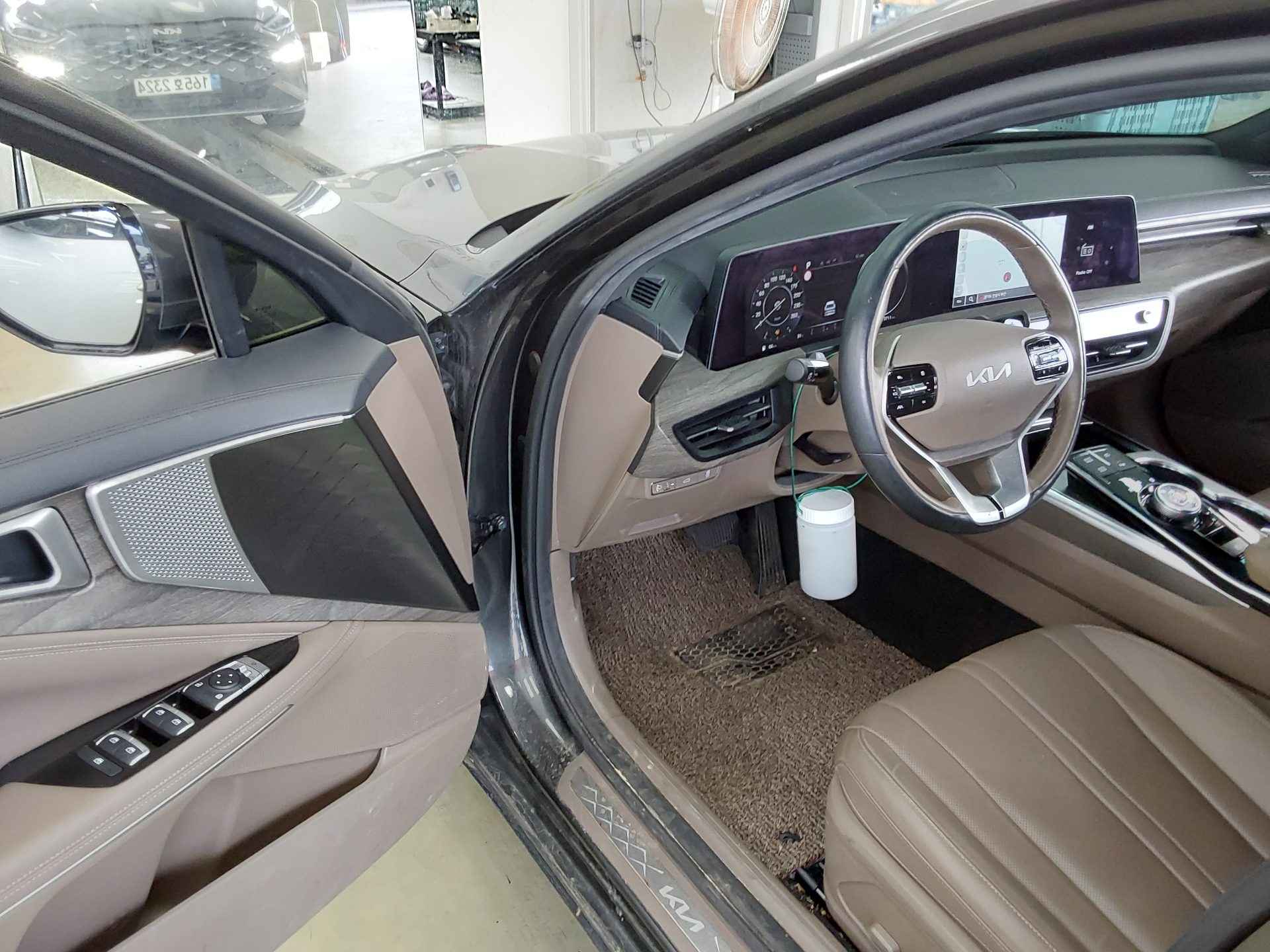 2022 - kia k8