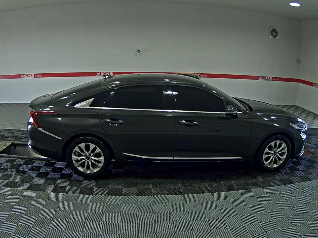 2022 - kia k8