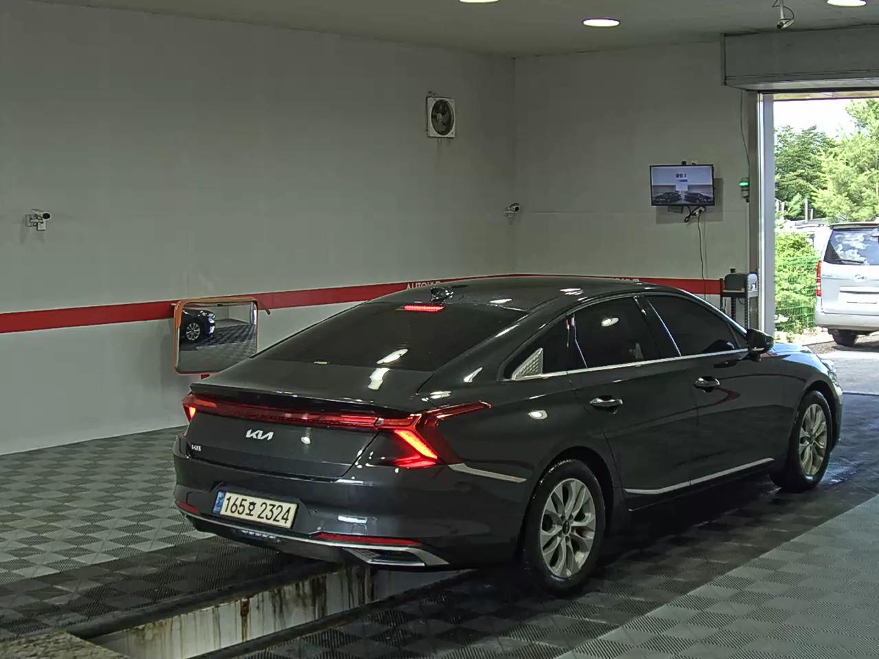 2022 - kia k8