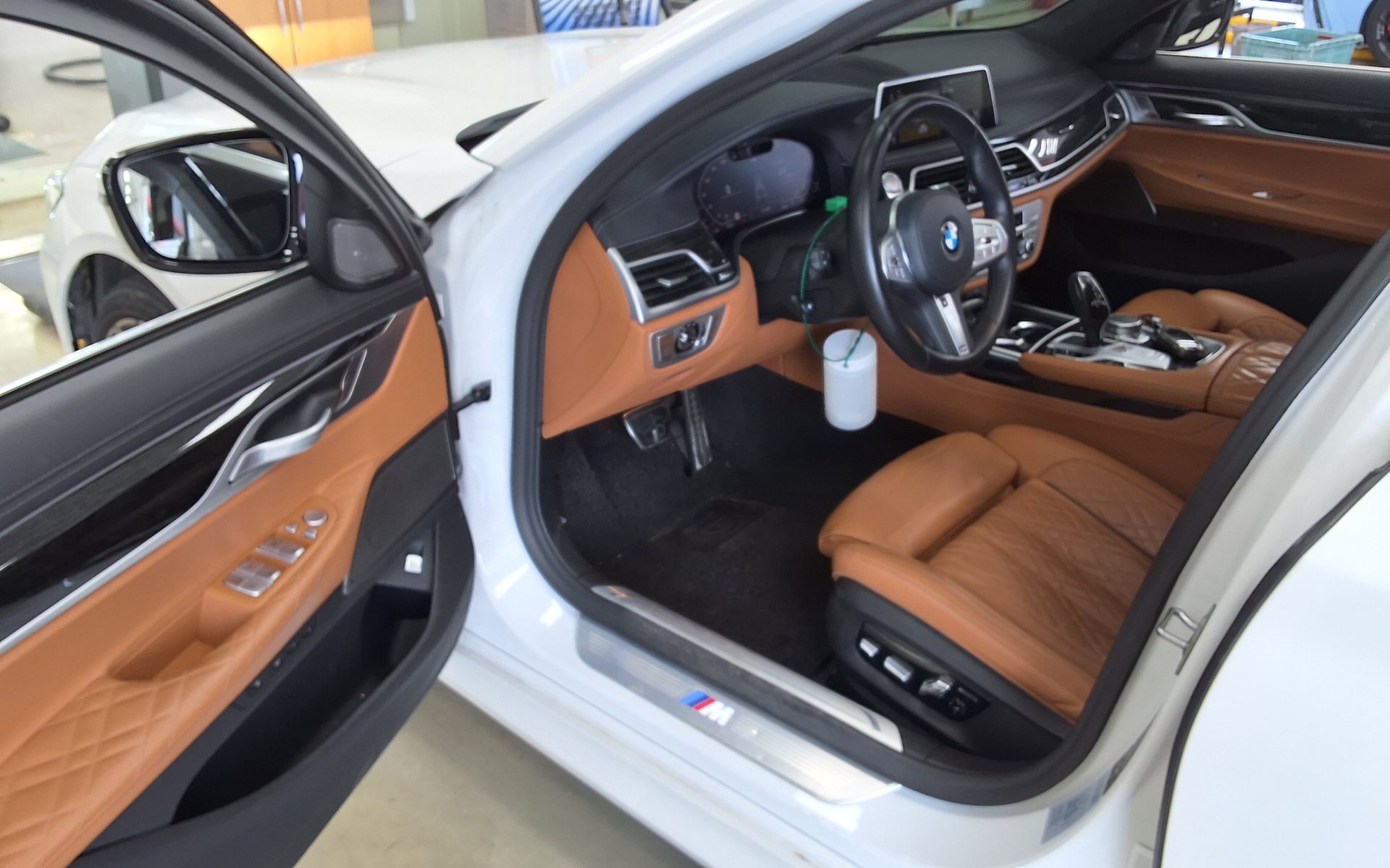 2021 - bmw m7