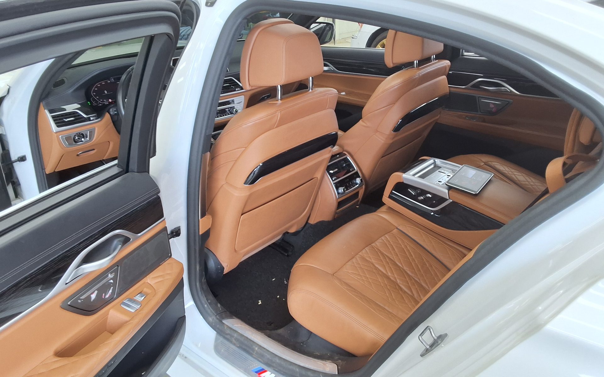 2021 - bmw m7