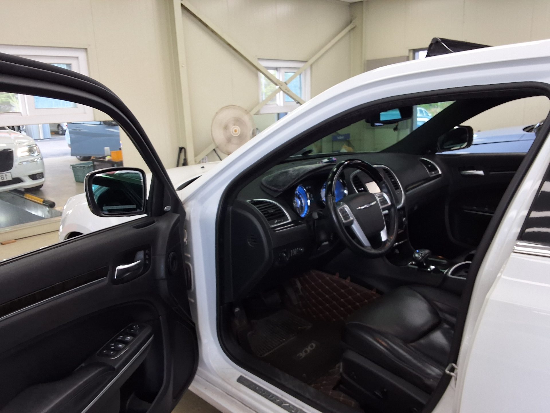 2014 - chrysler 300c