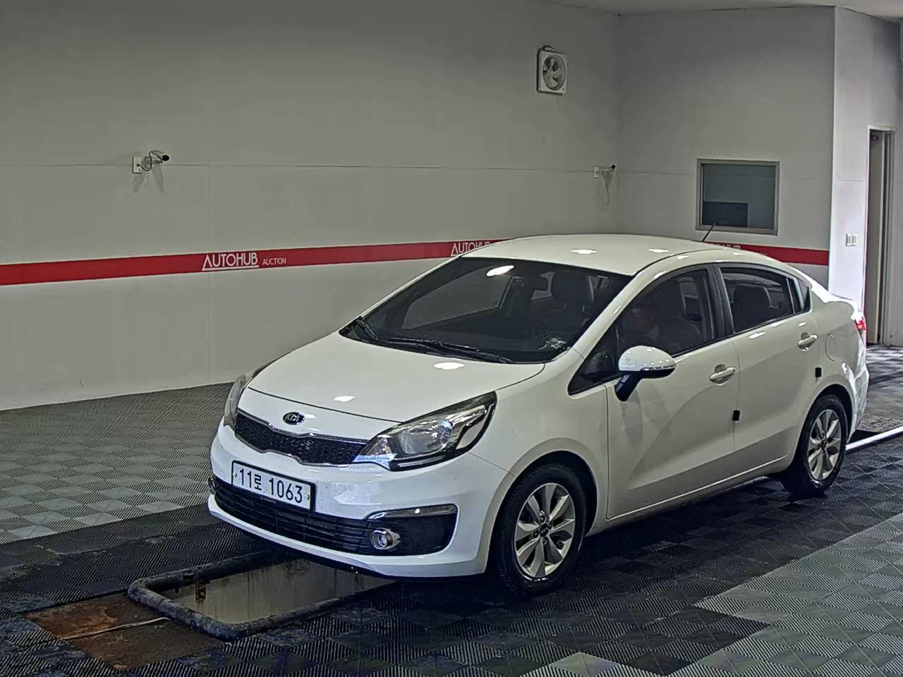 KIA PRIDE 4-DOOR MPI