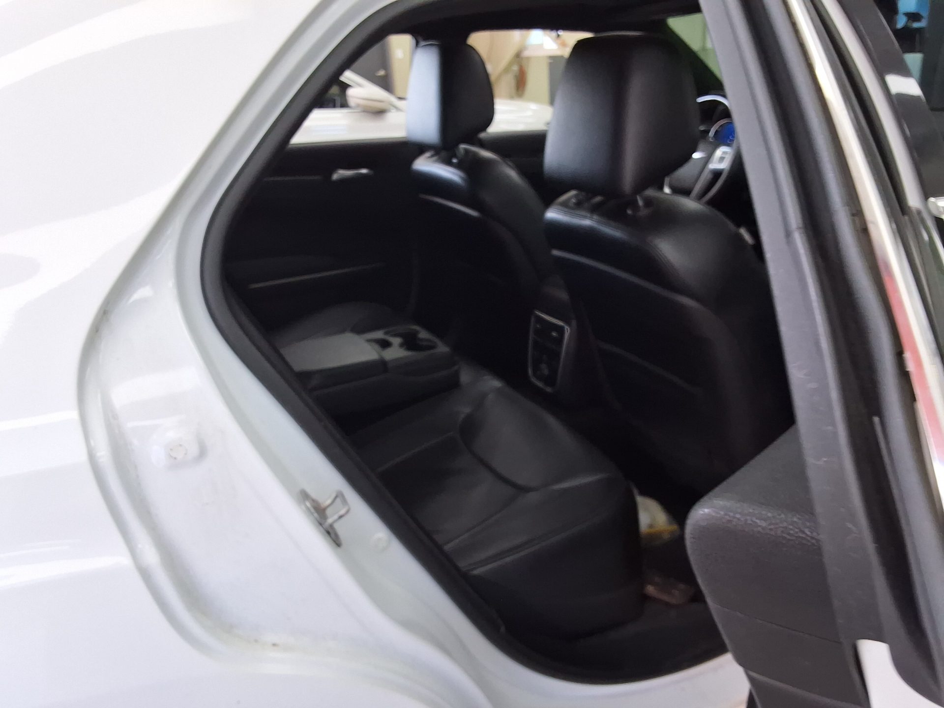 2014 - chrysler 300c