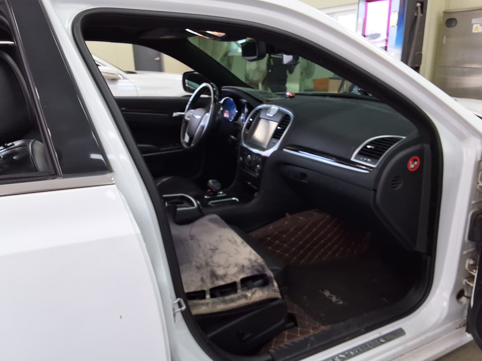 2014 - chrysler 300c