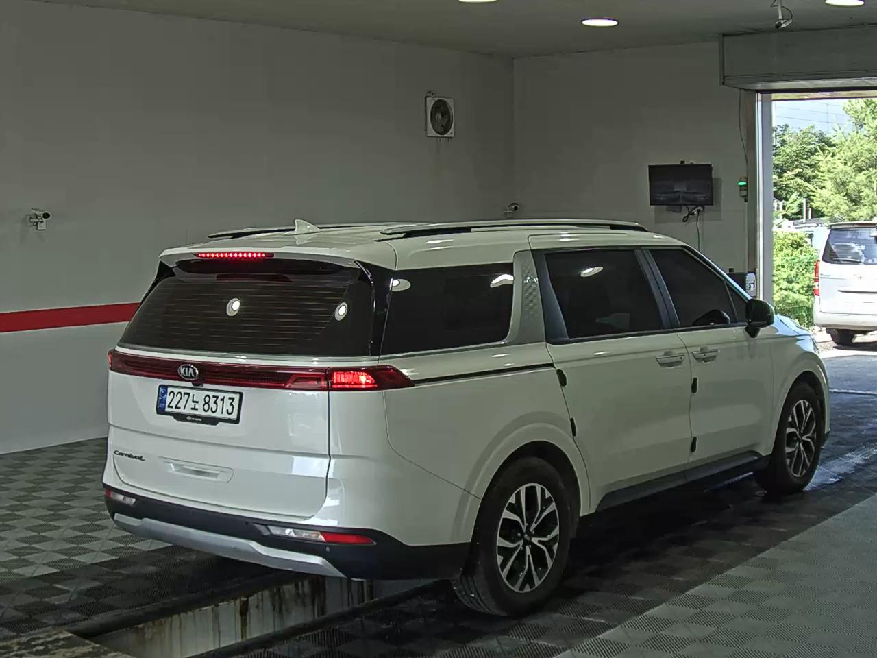 2021 - kia carnival