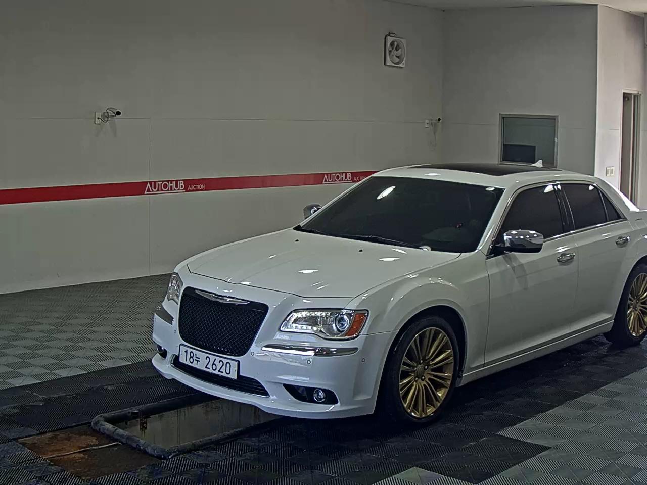 2014 - chrysler 300c