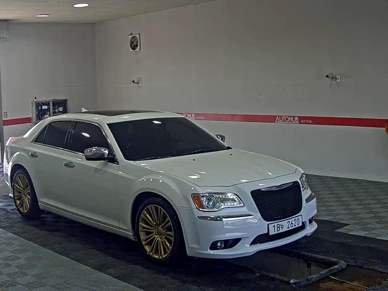 2014 - chrysler 300c