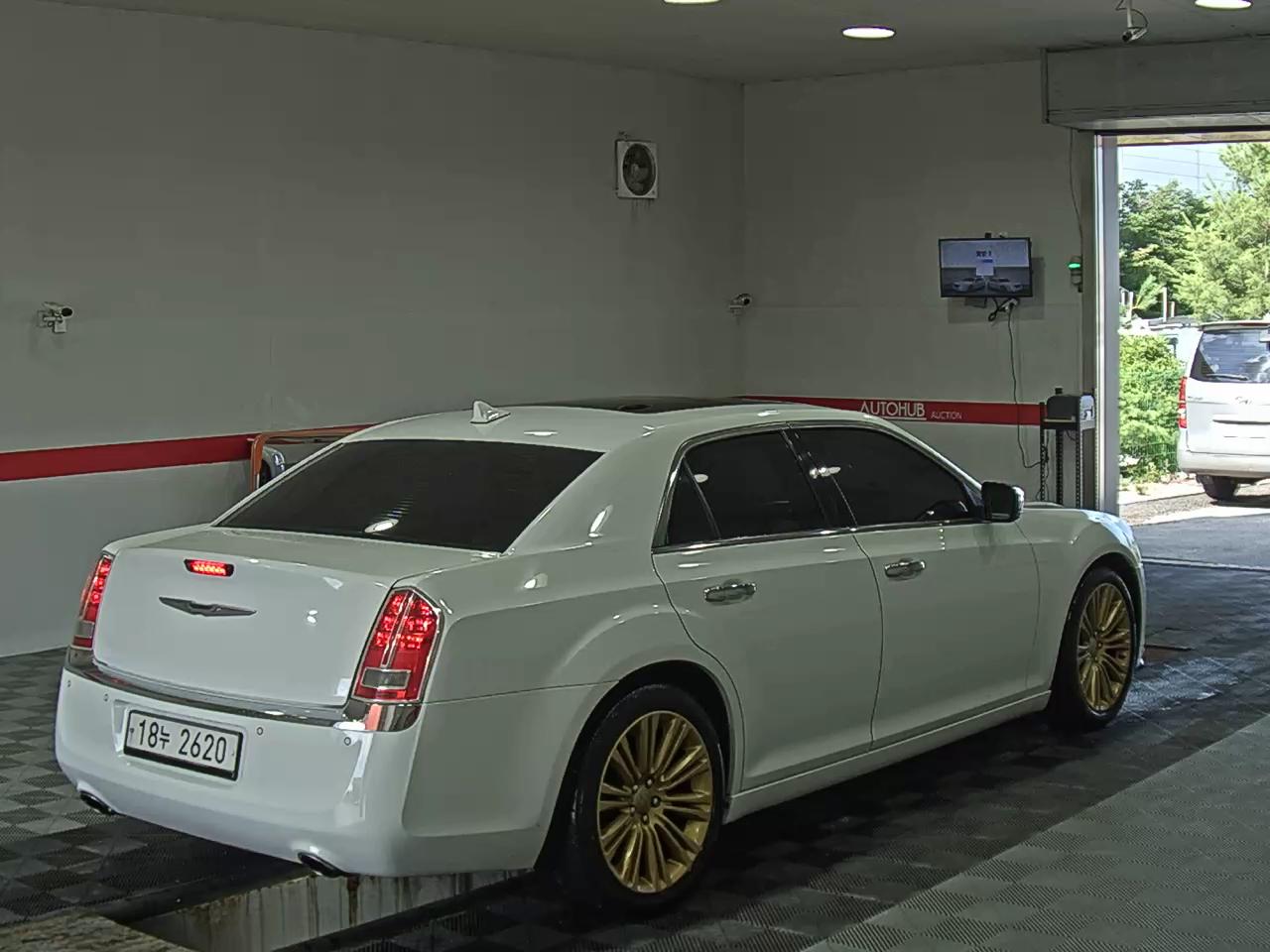 2014 - chrysler 300c