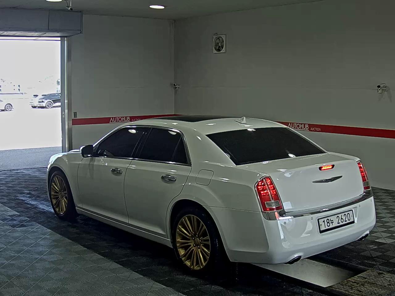 2014 - chrysler 300c