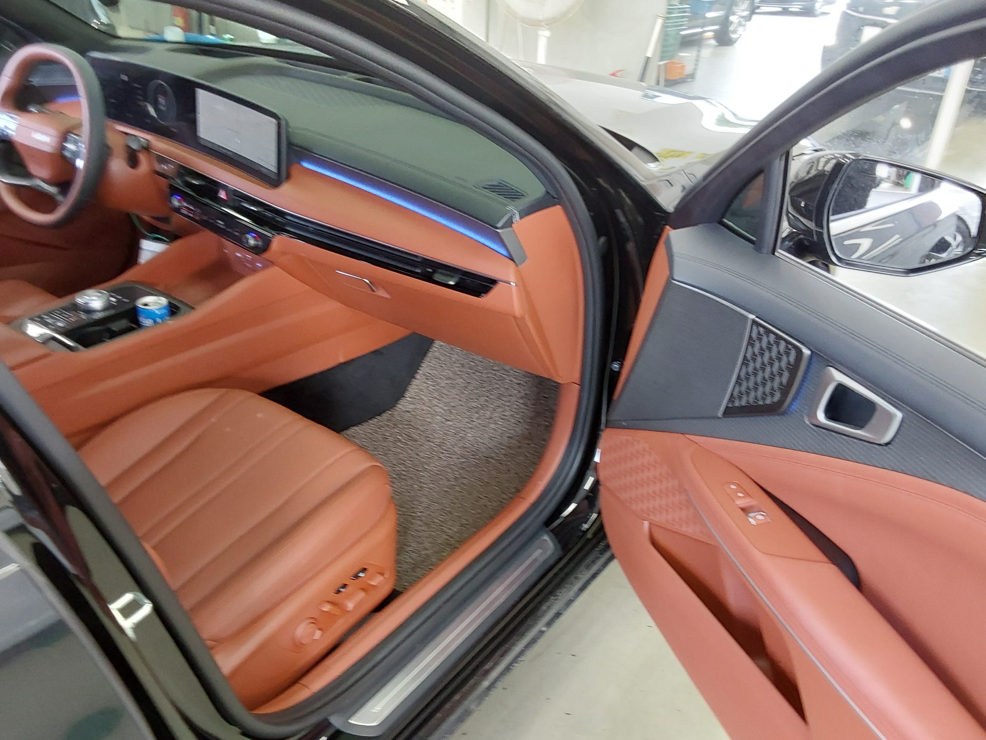 2025 - kia k8