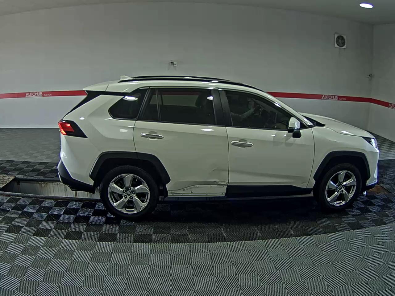 2021 - toyota rav4