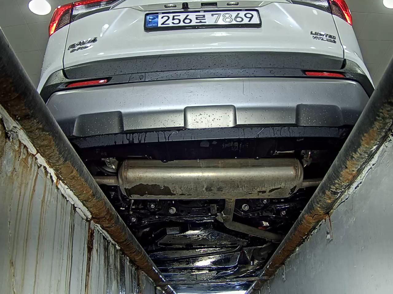 2021 - toyota rav4