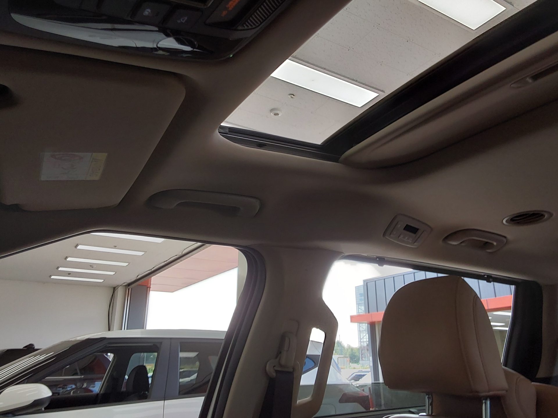 2022 - kia carnival