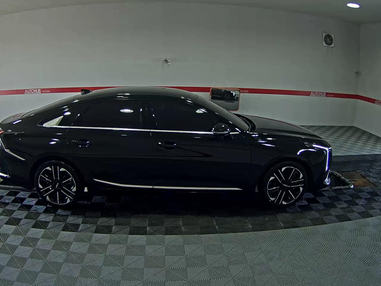 2025 - kia k8