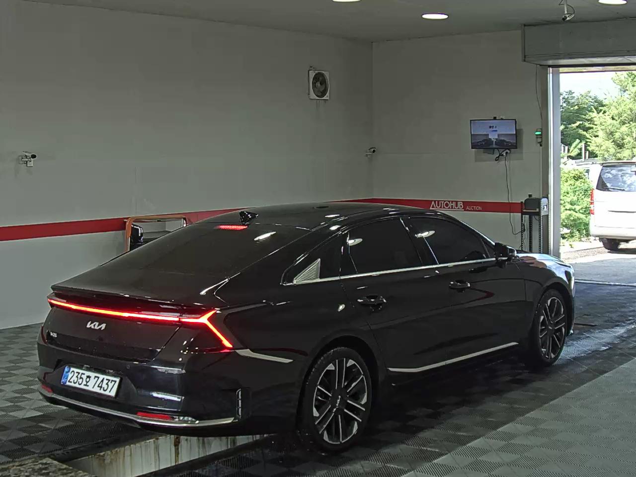 2025 - kia k8