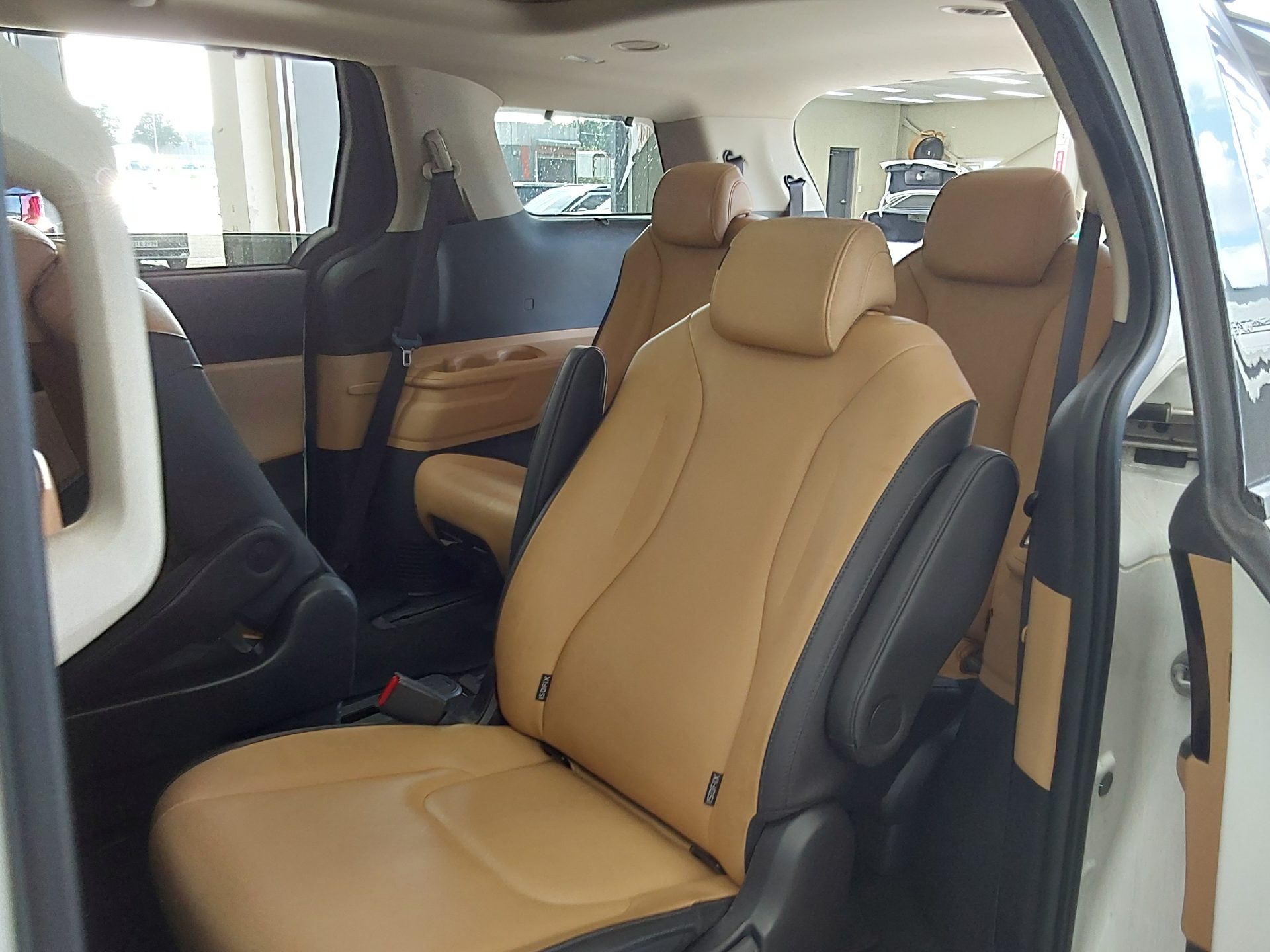 2022 - kia carnival
