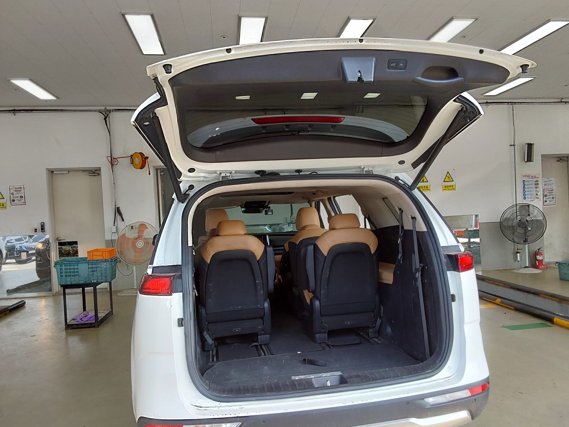 2022 - kia carnival