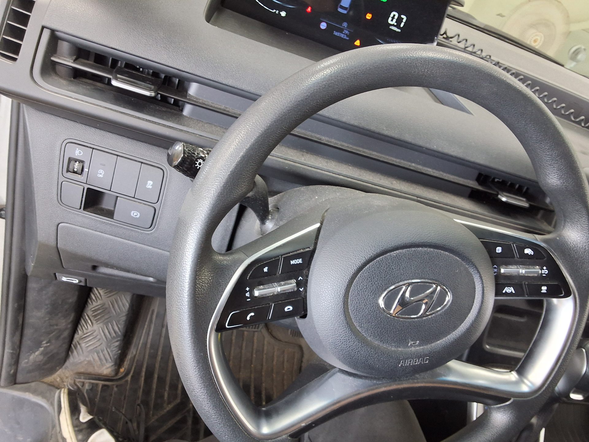 2022 - hyundai staria
