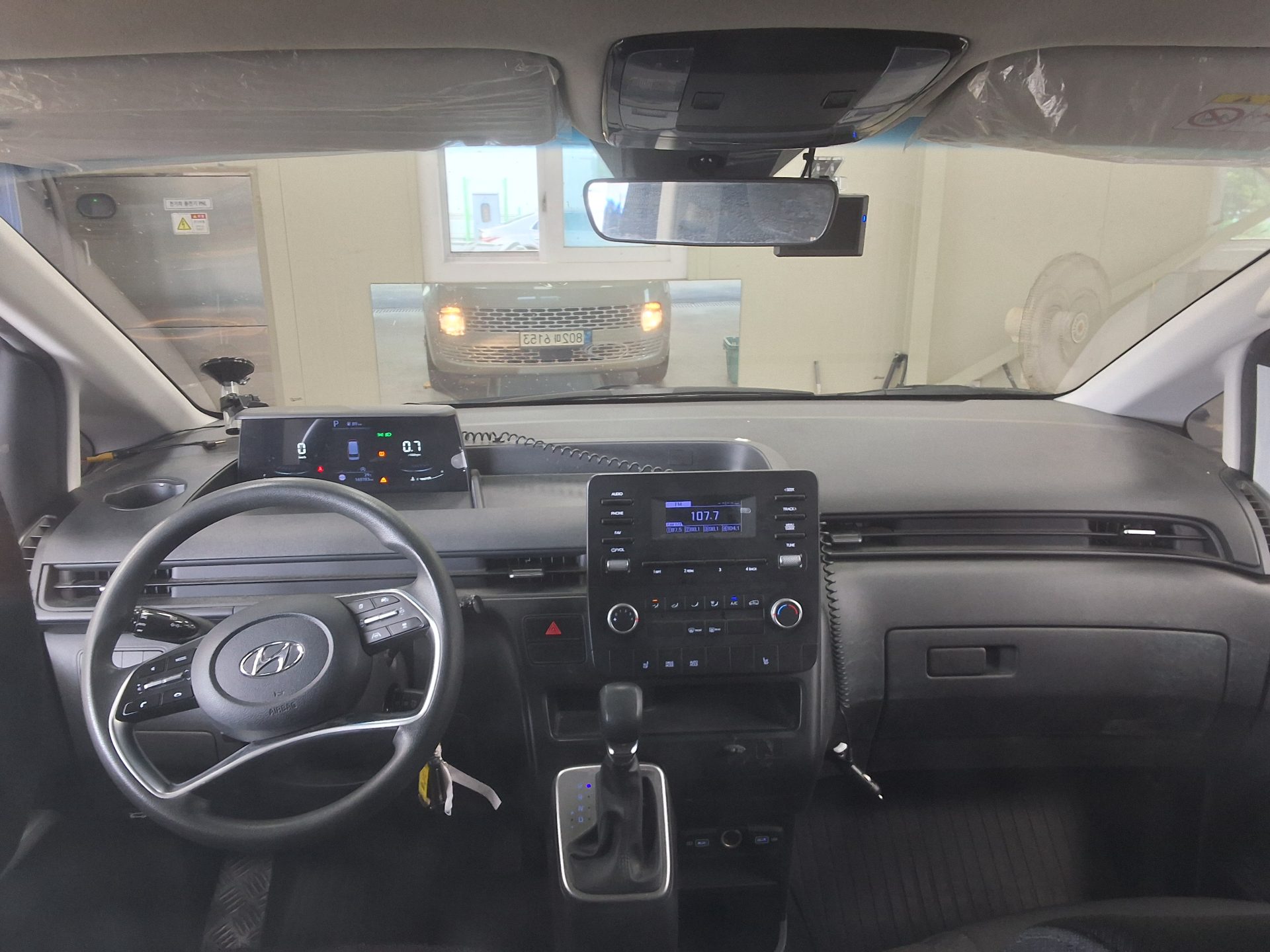 2022 - hyundai staria