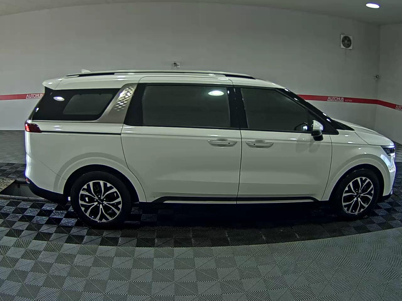 2022 - kia carnival