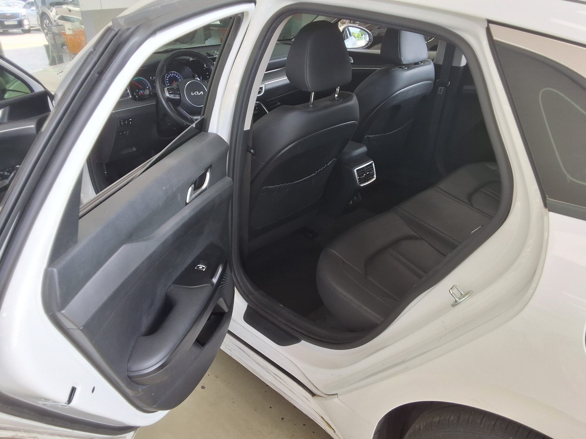 2023 - kia k5