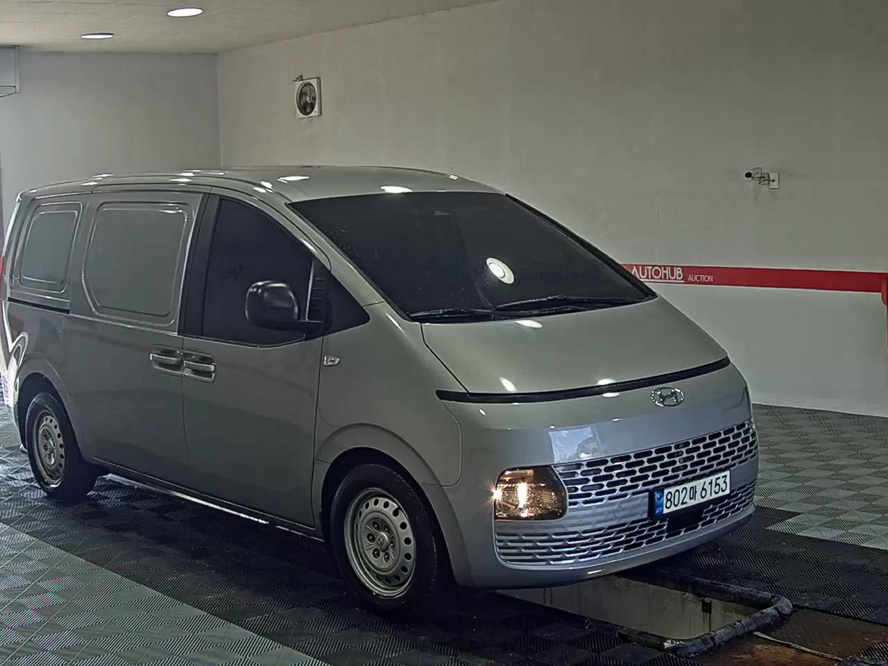 2022 - hyundai staria