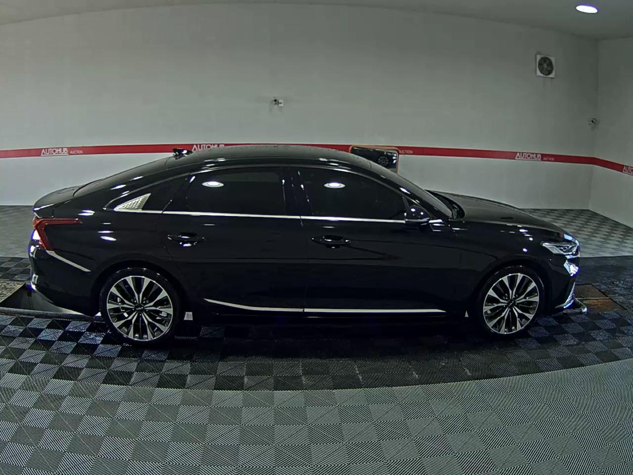 2022 - kia k8