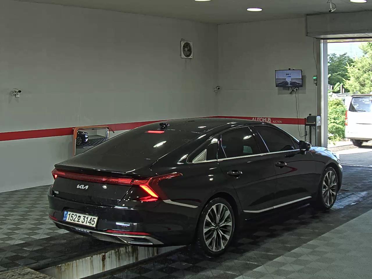 2022 - kia k8