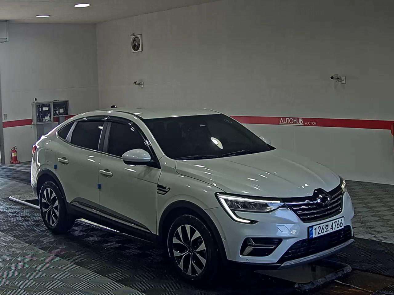 2023 - renault xm3