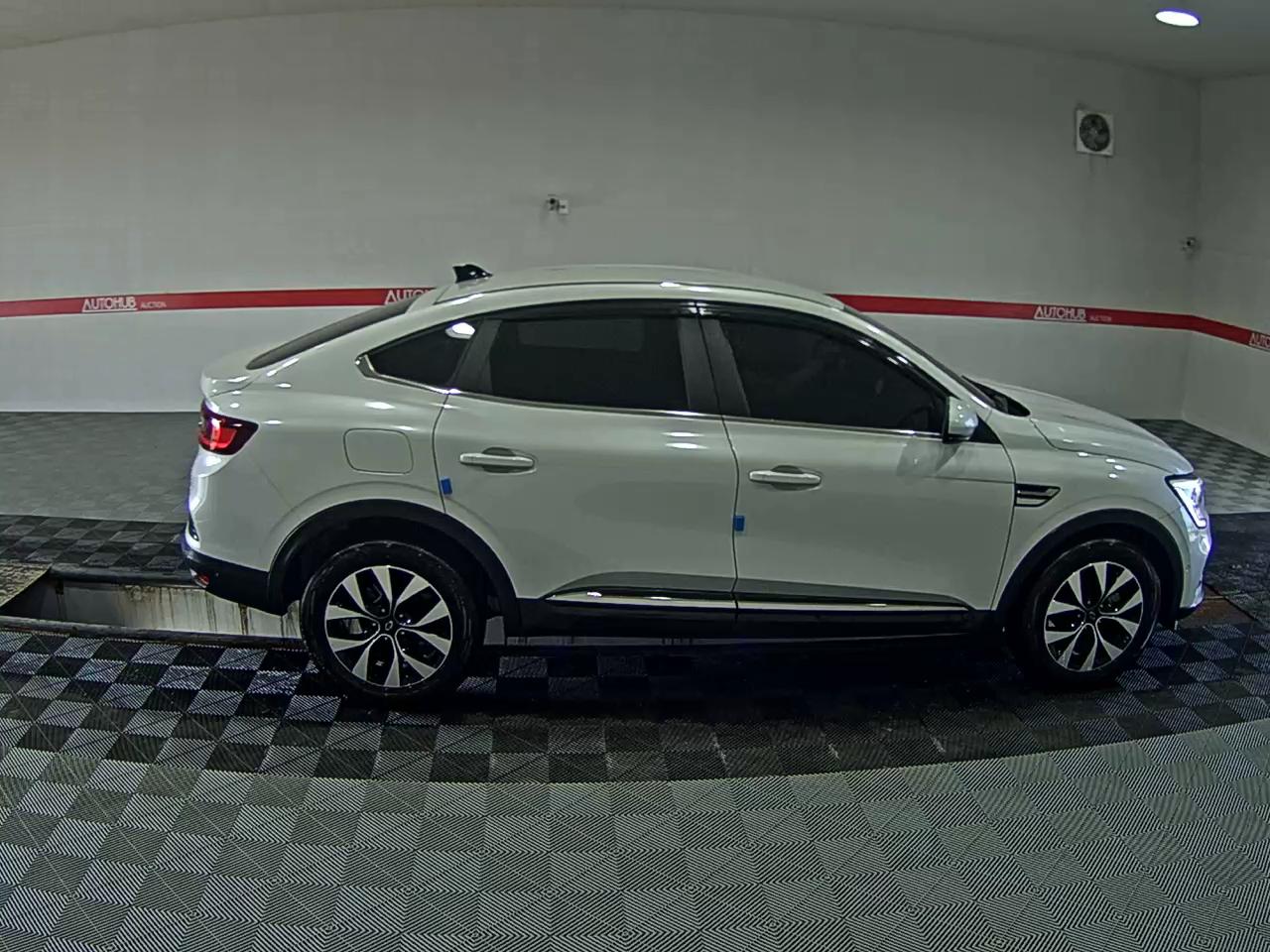 2023 - renault xm3