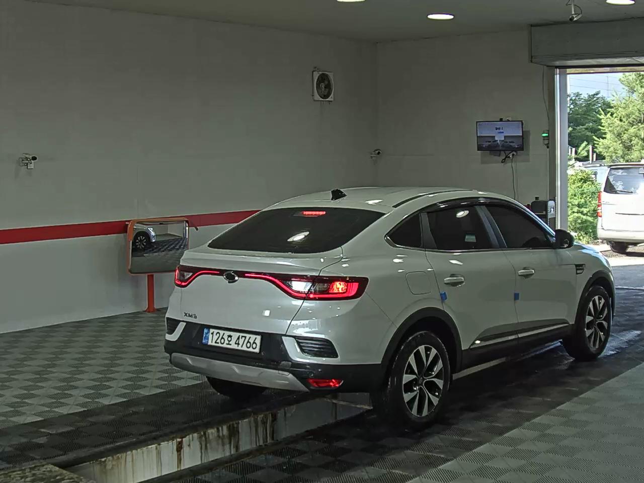 2023 - renault xm3