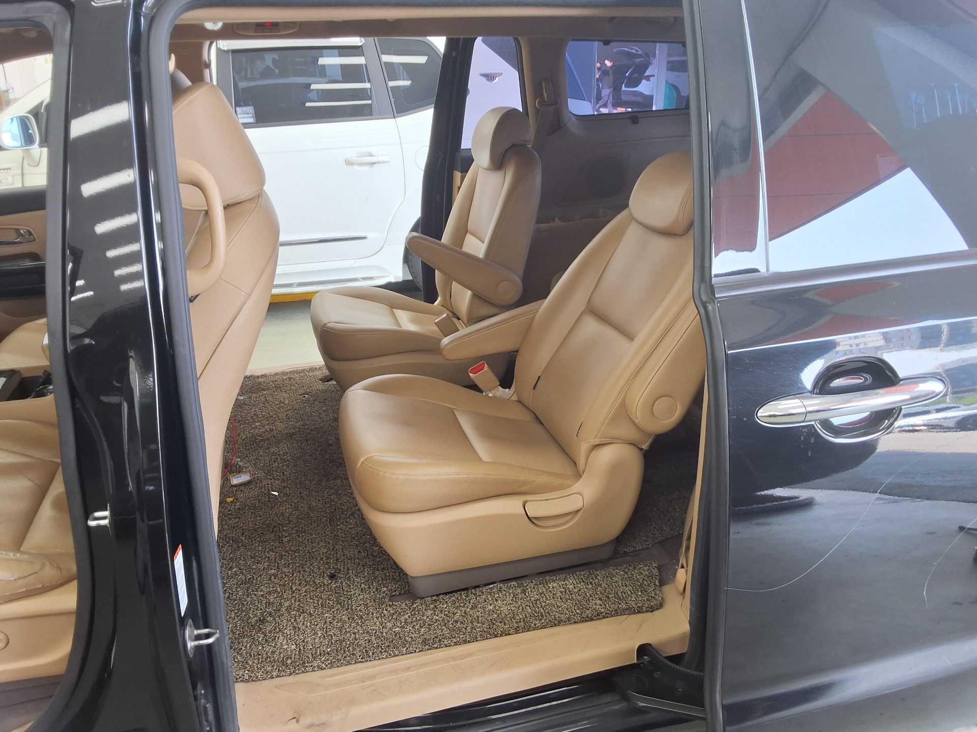 2018 - kia carnival