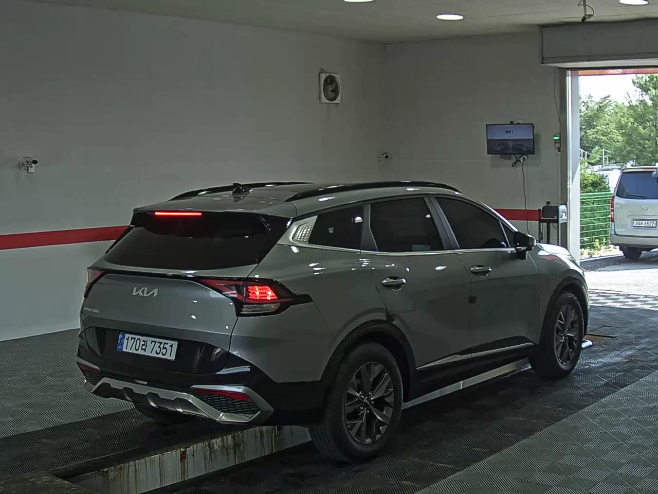 2022 - kia sportage