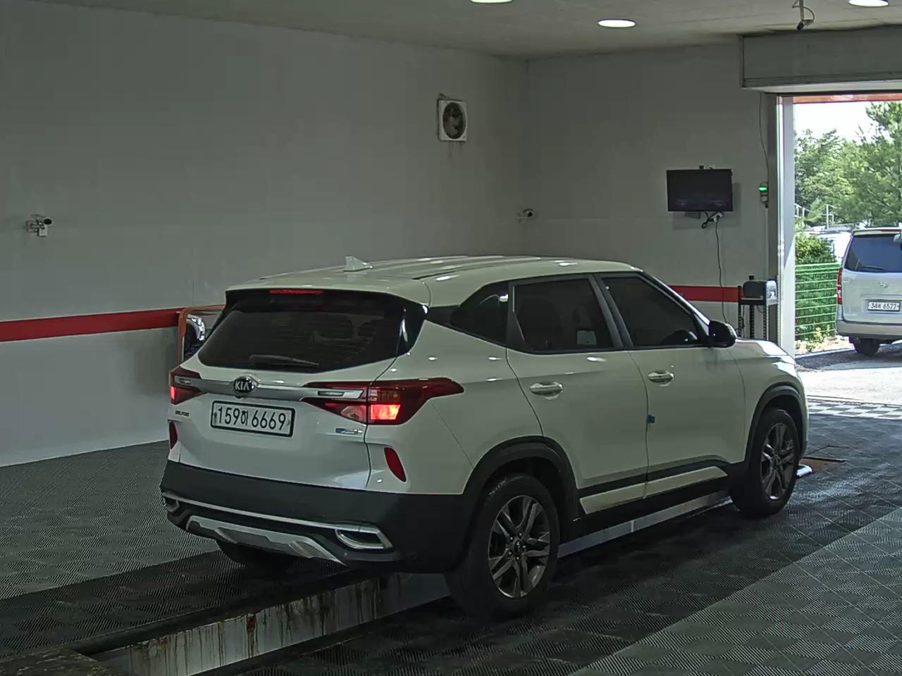 2020 - kia seltos
