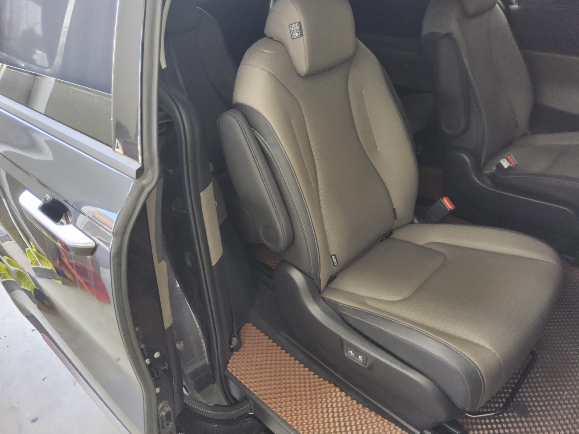 2024 - kia carnival